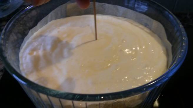 Pastís de formatge japonès, uniformar la superfície de la crema