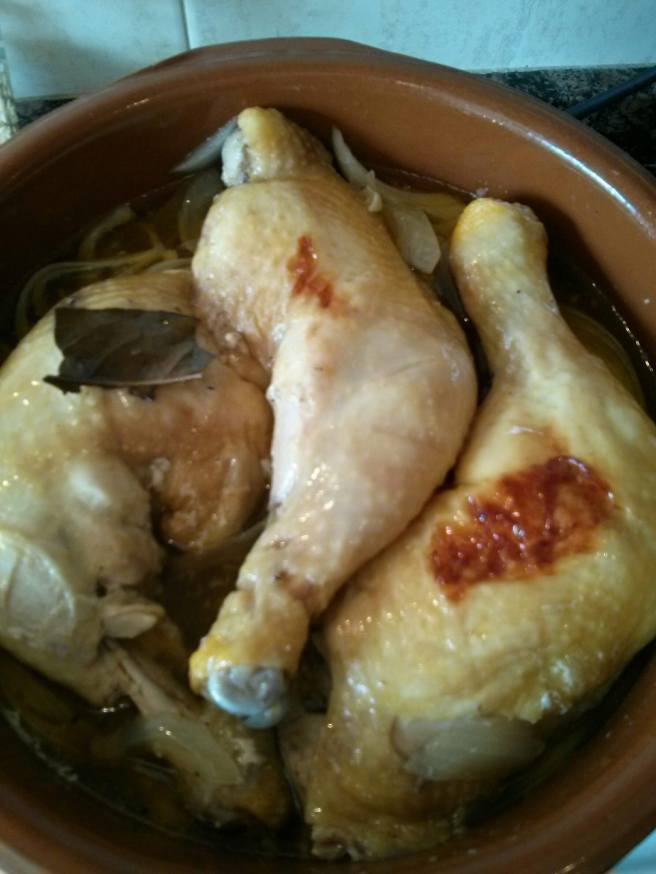Pollastre a la cassola cuit a l'estil de l'àvia, girem les cuixes