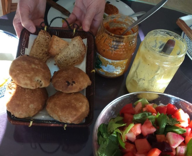 Els panets de ceba i nous ben acompanyats