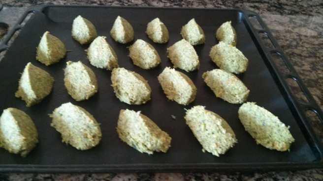 Disposem els falàfels a la llauna