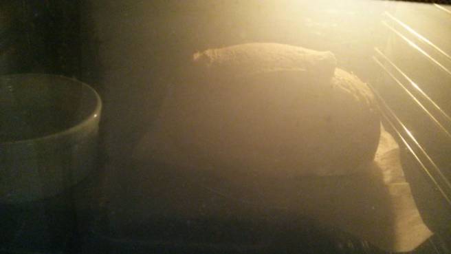 Pa dins el forn amb un potet amb aigua fent vapor