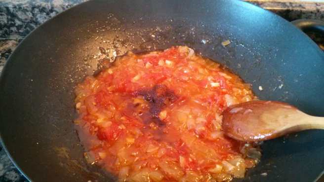 Moment d'afegir-hi el pebre vermell en pols